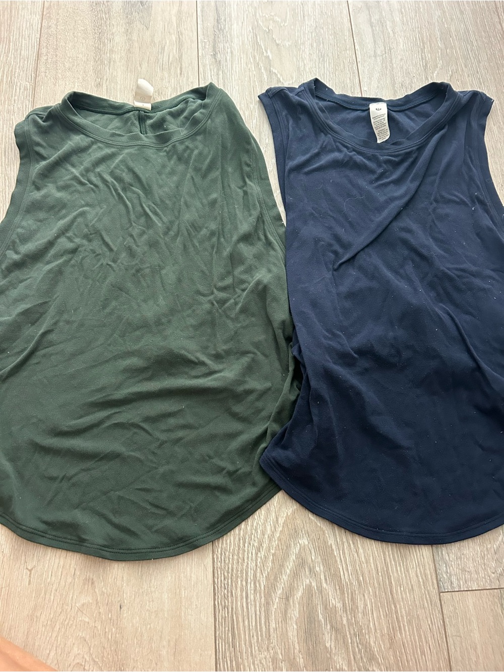 Lululemon two tanks green and blue size 8